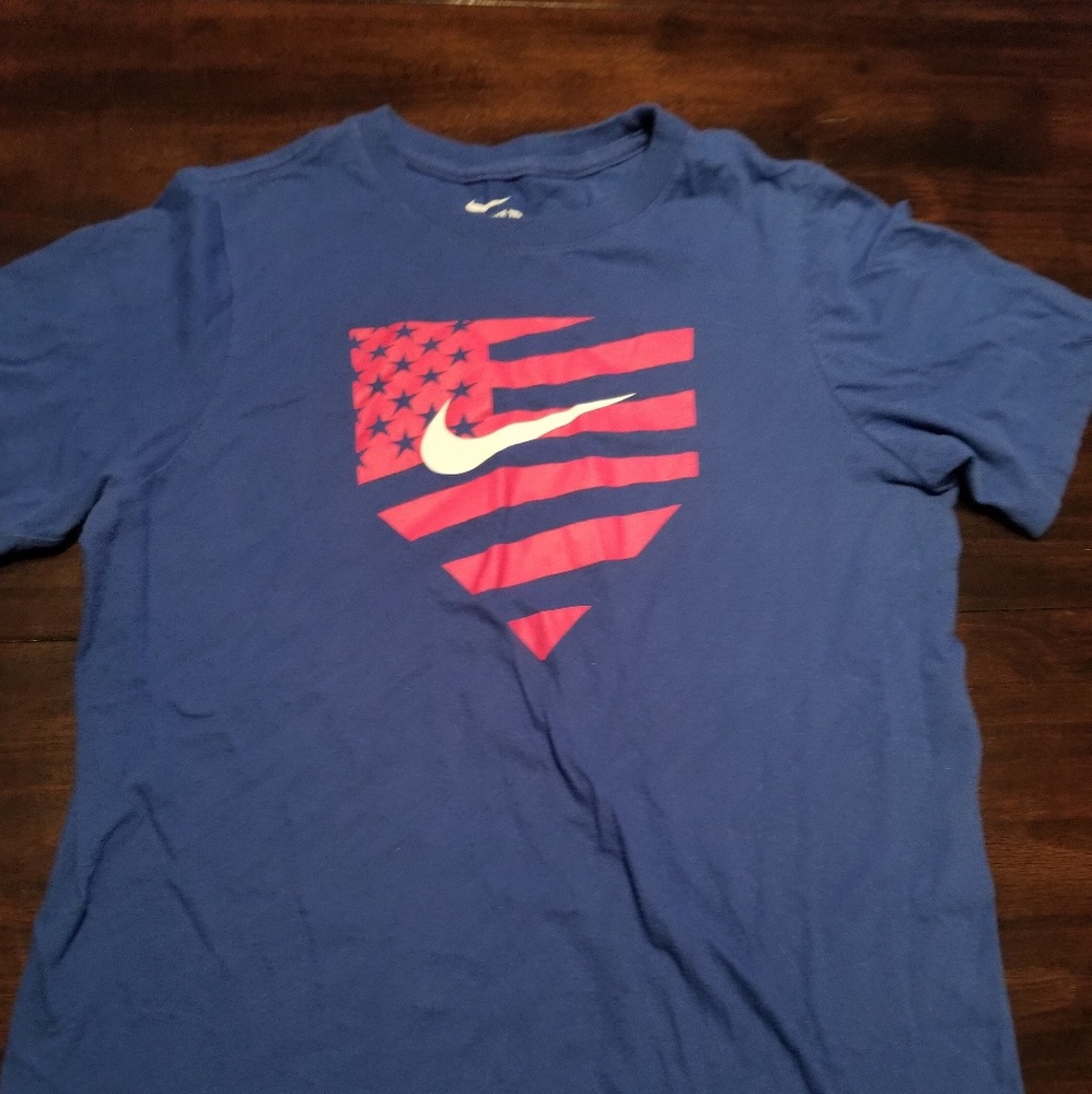 Nike tshirt